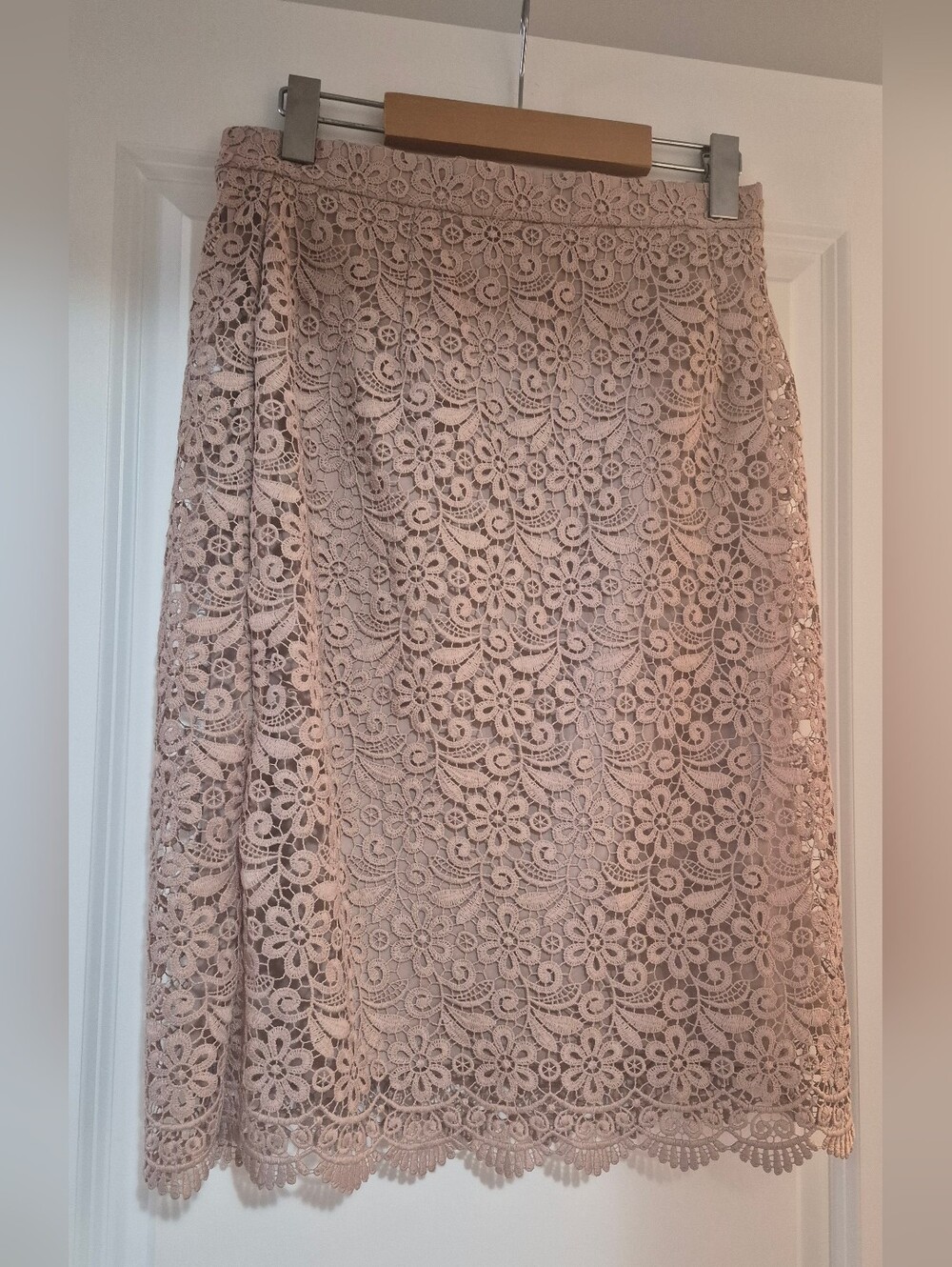 Women's Lace A-Line Skirt with Zipper
